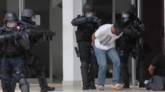 Diduga Terlibat Teroris Tiga Warga Aceh Tamiang Diamankan Densus 88 Juli 23, 2022