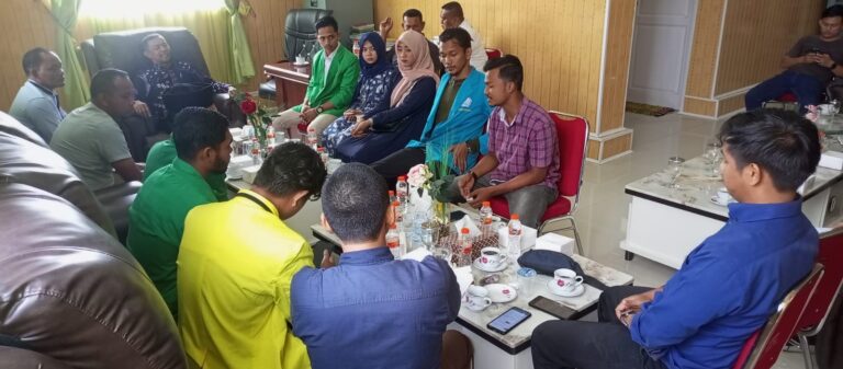 Tuntut Realisasi MoU Helsinki, Mahasiswa Aceh Timur Datangi DPRK Agustus 12, 2022