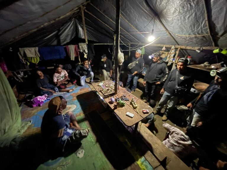 Polisi Amankan Empat Penambang Emas dan Satu Ekskavator di Nagan Raya Agustus 27, 2022