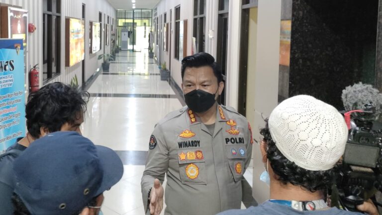 Demo di DPR Aceh Ricuh, Kabid Humas: 5 Polisi dan 3 Mahasiswa Terluka September 7, 2022