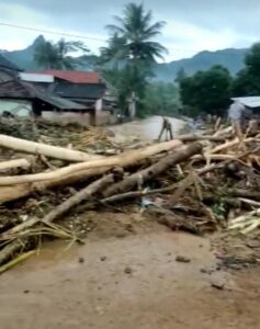 Ribuan Rumah di Trenggalek Terendam Banjir, Warga Tak Sempat Selamatkan Harta Benda Oktober 10, 2022