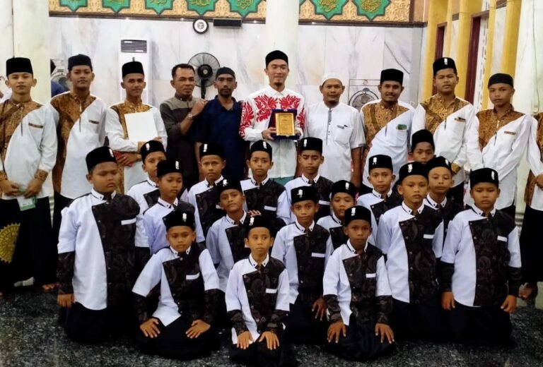 Group Dikee Almukarram Kuala Leuge Juara Pertama pada Lomba Dikee di Peureulak Oktober 28, 2022