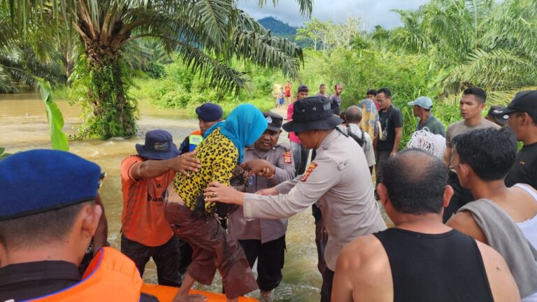 10 Warga Aceh Selatan Terjebak Banjir 7 Jam di Perkebunan Sawit November 3, 2022