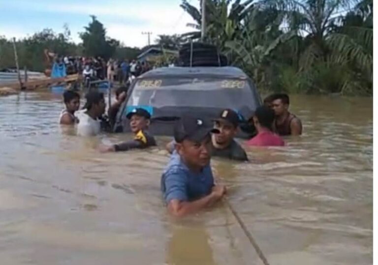 Lima Kabupaten Dilanda Banjir, Polisi Imbau Masyarakat Waspada November 9, 2022