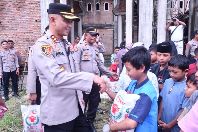 Kapolres Aceh Timur Santuni Anak Yatim, Janda dan Kaum Dhuafa Desember 5, 2022
