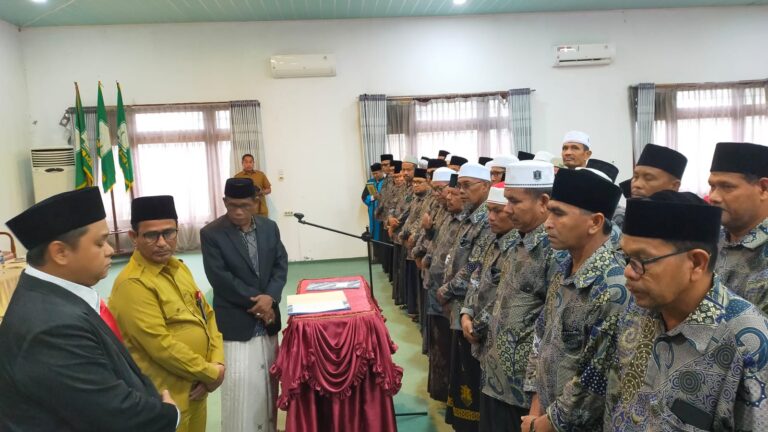 Pj Bupati Aceh Timur Lantik Pengurus MPU Periode 2022-2027 Desember 12, 2022