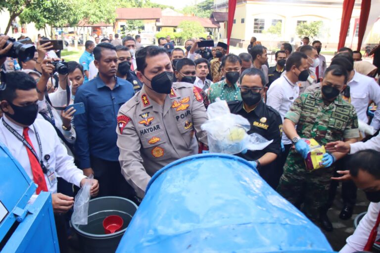 Kapolda Aceh Pimpin Pemusnahan 36 Kg Sabu dan 411 Kg Ganja Desember 23, 2022