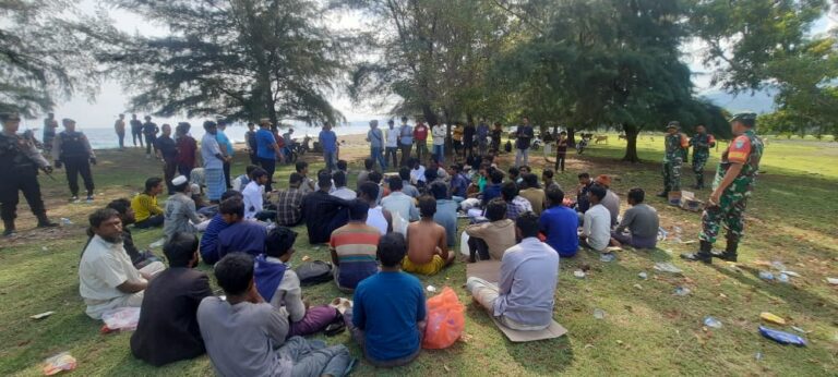 57 Imigran Rohingya kembali Terdampar di Aceh, Polisi: Lambung Kapalnya Bocor Desember 25, 2022