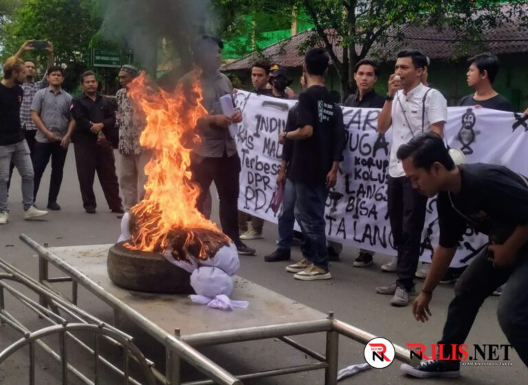DPRK Langsa Didesak Bongkar Dugaan Korupsi Ditubuh PDAM Tirta Keumuneng Maret 3, 2023