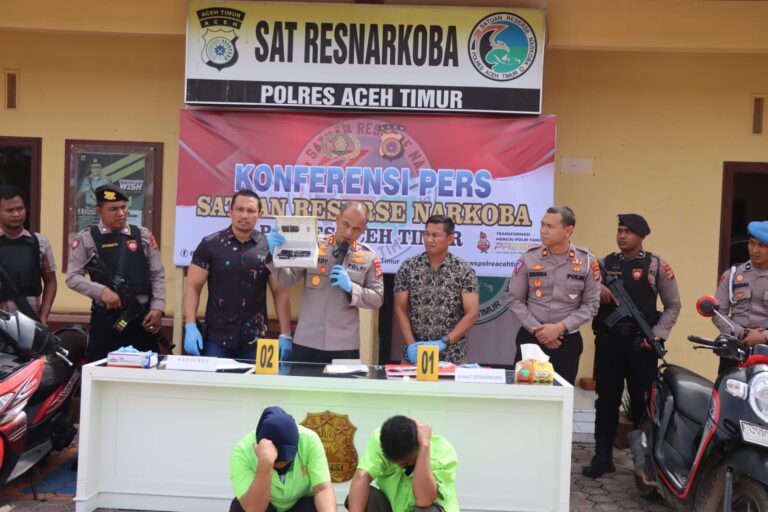 Terlibat Narkoba Dua Sejoli di Aceh Timur Ditangkap, Polisi juga Temukan Senjata Api Maret 28, 2023