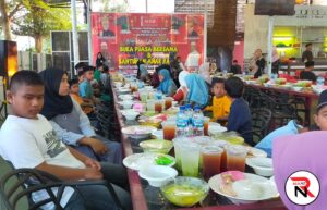Puluhan Anak Yatim Dapat Santunan dan Air Zamzam dari Ketua DPW PA Aceh Timur  April 10, 2023