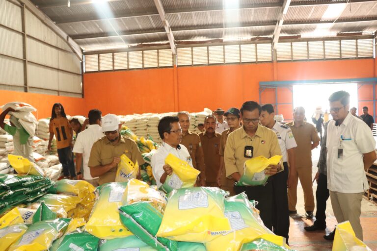 Dirreskrimsus Sidak Bulog dan Pasar Tradisional di Banda Aceh April 11, 2023