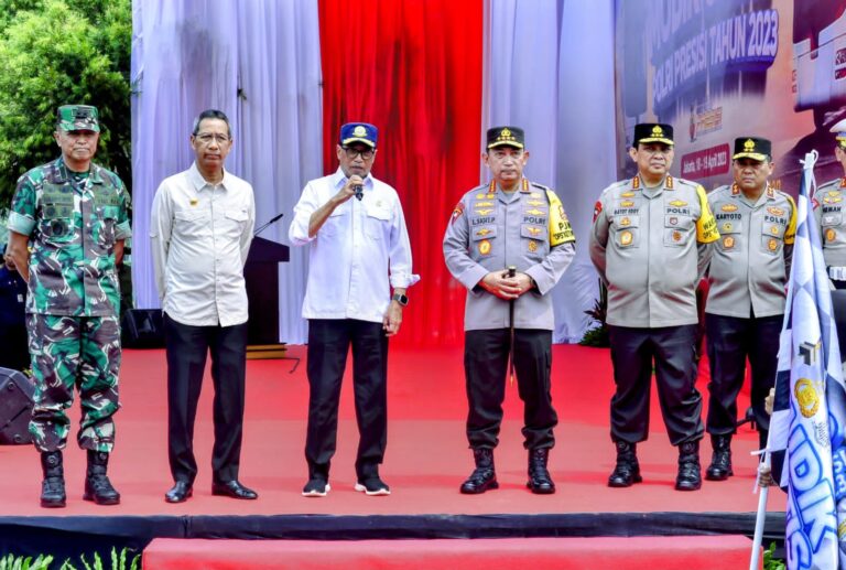 Kapolri Lepas 434 Bus Mudik Gratis Polri Presisi April 18, 2023