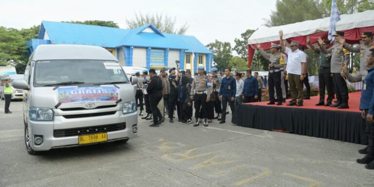 Sekda Hadiri Pelepasan Mudik Gratis Polda Aceh April 28, 2023