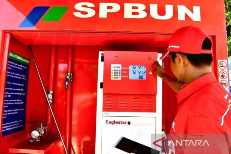 MenKopUKM Sebut Pemerintah Sedang Memperbanyak SPBU Nelayan Mei 14, 2023