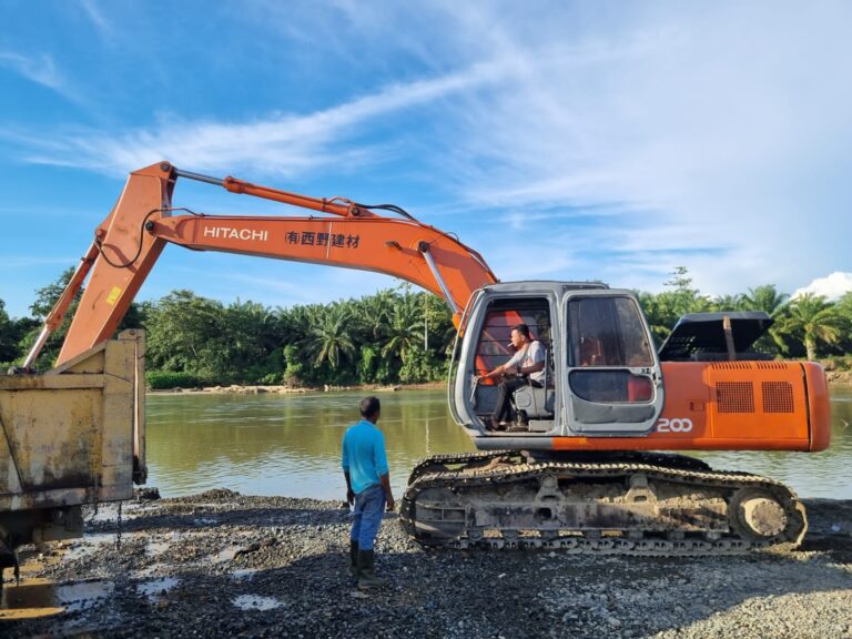 Personel Ditreskrimsus Polda Aceh Hentikan Aktivitas Tambang Ilegal di Aceh Barat Juni 14, 2023