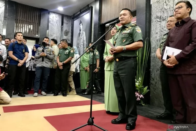 Kasad Dukung Peradilan Koneksitas Dalam Perkara Libatkan Praka RM September 5, 2023