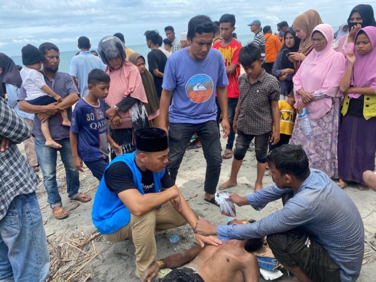 Polisi: Kedatangan Imigran Rohingya di Perairan Bireuen Ditolak Warga Polisi: Kedatangan Imigran Rohingya di Perairan Bireuen Ditolak Warga November 17, 2023