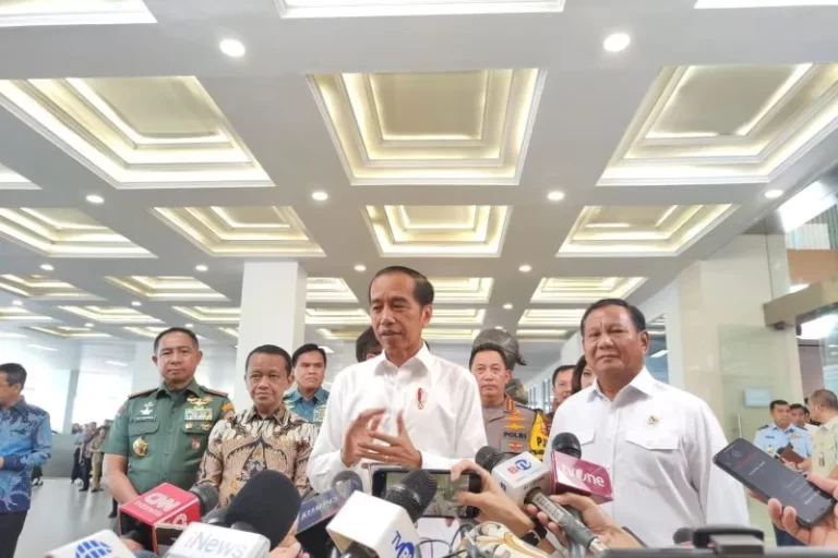 Jokowi Minta Wartawan Tanyakan soal Oposisi Kepada PDI Perjuangan Februari 19, 2024