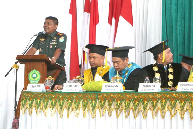 Orasi Ilmiah Wisuda IAIN Langsa, Danrem Lilawangsa: Nasionalisme Sarjana Jadi Fondasi NKRI Mei 28, 2024