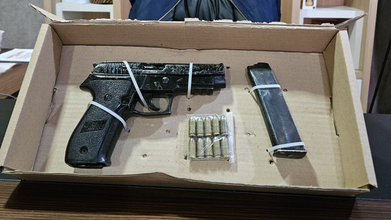 Warga Aceh Timur Serahkan Senjata Api Rakitan ke Kapolres Juni 6, 2024