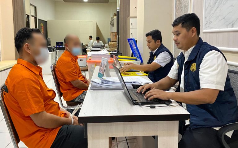 Polda Aceh Tahan Mantan Pimpinan Bagian Kredit Bank Mandiri KCP Bener Meriah Juli 24, 2024