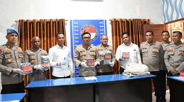 Mobil Pengangkut 5 Kilo Sabu Dihentikan di Aceh Timur, Polisi Amankan Dua Pelaku  Agustus 7, 2024