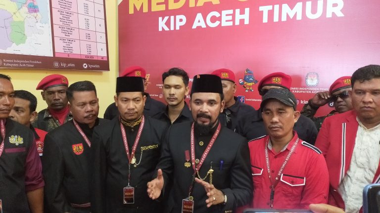 Daftar ke KIP, Al-Farlaky: Kami Ingin Bangun Aceh Timur Tanpa Perbedaan dan Politik Santun  Agustus 29, 2024