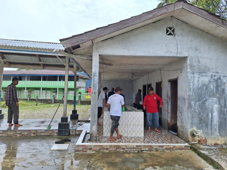 Demi Kenyamanan Pengunjung, TKSK Dan BKPRMI Bersihkan Masjid Pedalaman Aceh Timur September 8, 2024