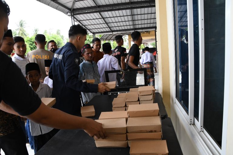 Sambut Hari Jadi Humas Polri ke-73, Polres Aceh Timur Gelar Program Jumat Berkah Oktober 25, 2024