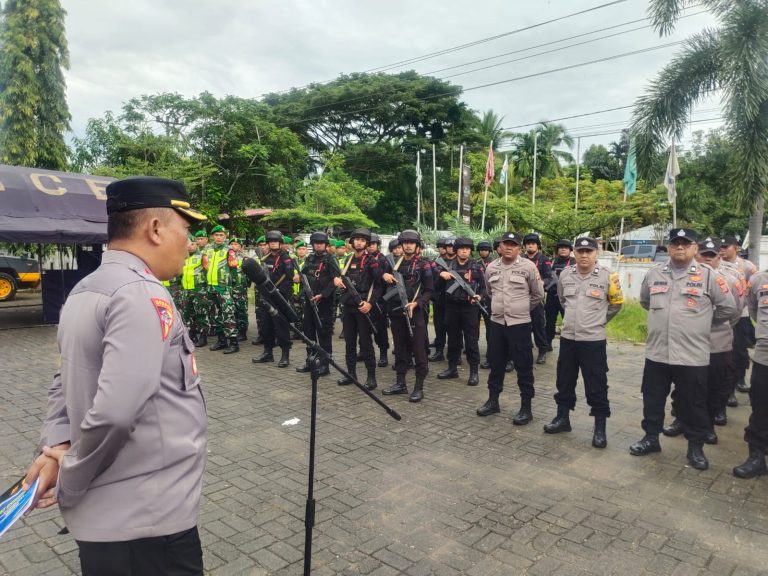 176 Personel Polres Aceh Timur Kawal Pleno Pilkada Tingkat Kabupaten Desember 2, 2024
