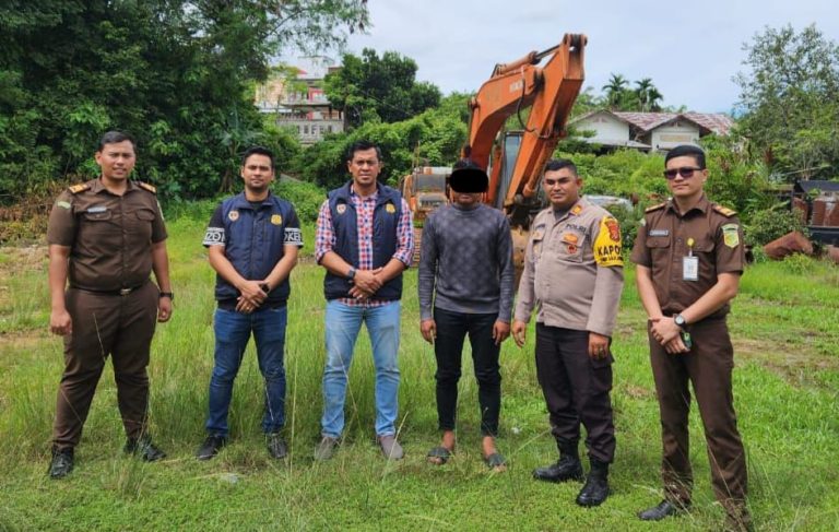 Penyidik Polda Aceh Serahkan Pelaku dan Barang Bukti Tambang Ilegal ke Jaksa Desember 10, 2024