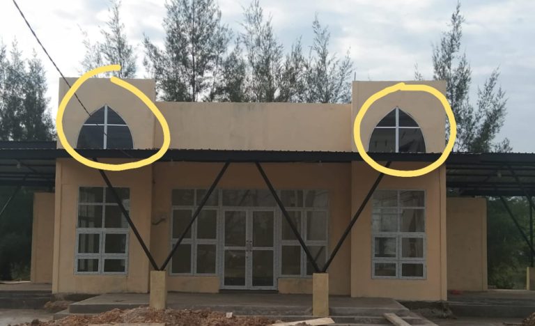Kantin Diduga Bermotif Salib di Komplek Pemerintahan Aceh Timur Dikomplain ASN Januari 2, 2025