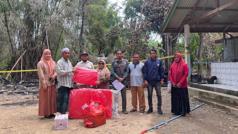 Pj Bupati Aceh Timur Salurkan Bantuan untuk Korban Kebakaran  Februari 11, 2025
