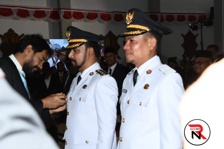 Mualem Lantik Bupati Aceh Timur, Al-Farlaky: Tidak Ada Lagi Dinamika Politik  Maret 19, 2025