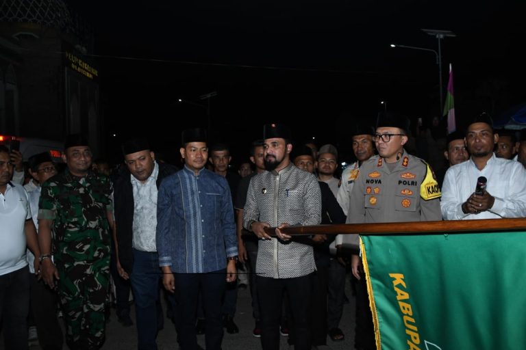 Pawai Malam Takbiran Hari Raya Idulfitri di Aceh Timur Berlangsung Meriah  Maret 31, 2025