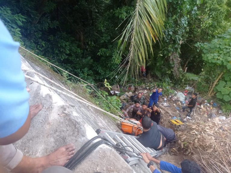 Korban Kecelakaan Tunggal di Tanjakan Cot Murong Kota Sabang Berhasil Dievakuasi  April 2, 2025