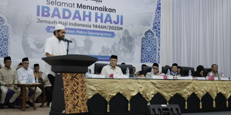 Jemaah Calon Haji Aceh Kloter Pertama Berangkat, Gubernur Ingatkan Jemaah Ikhlas dan Sabar Mei 17, 2025