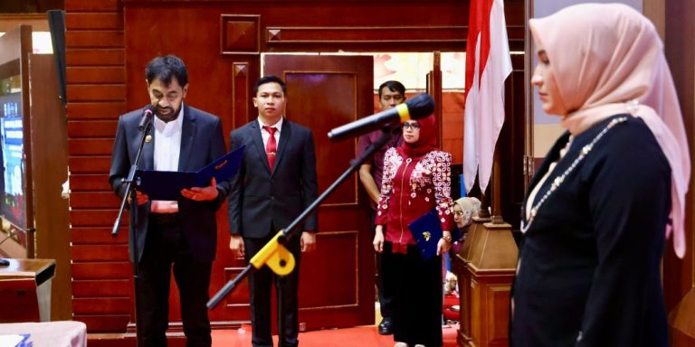 Gubernur Aceh Kukuhkan Marlina sebagai Bunda PAUD, Bunda Literasi, dan Ketua FORIKAN Mei 20, 2025