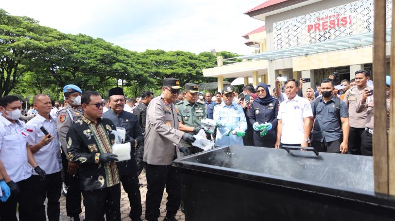 Kapolda Aceh Musnahkan 25 Kg Kokain, 108 Kg Sabu, dan 640 Kg Ganja Juni 12, 2025