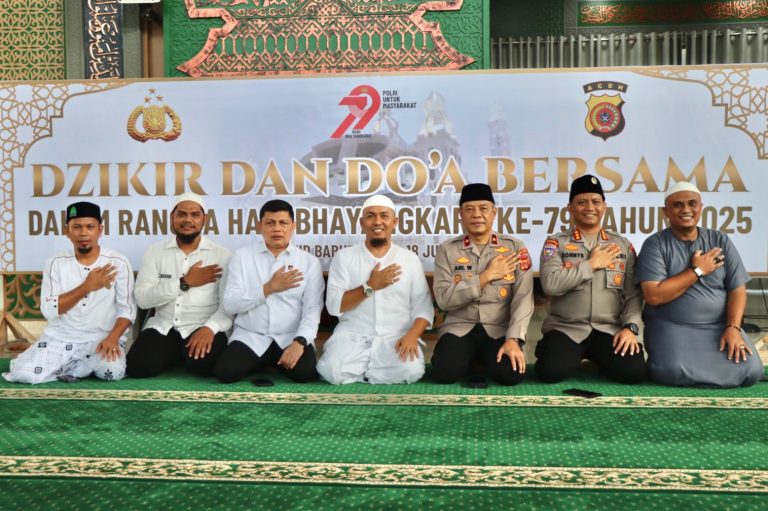 Sambut Hari Bhayangkara, Polda Aceh Gelar Zikir dan Doa Bersama Sambut Hari Bhayangkara, Polda Aceh Gelar Zikir dan Doa Bersama Juni 18, 2025