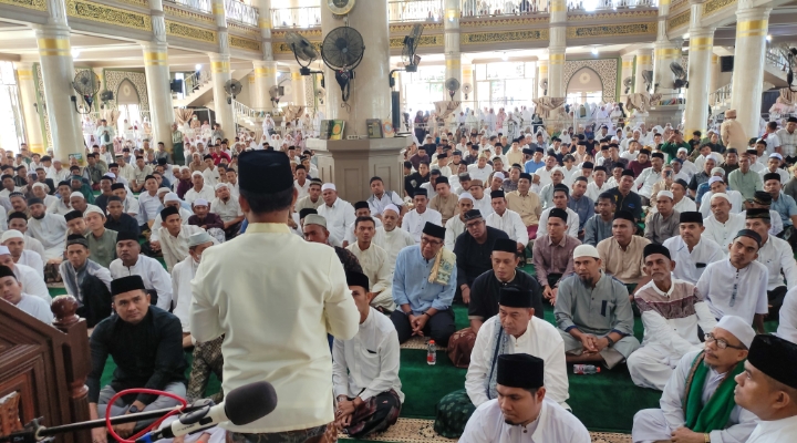 Bupati Al-Farlaky dan Wabup Shalat Idul Adha di Idi Rayeuk, Tgk Wahed Uraikan Sejarah Nabi Bupati Al-Farlaky dan Wabup Shalat Idul Adha di Idi Rayeuk, Tgk Wahed Uraikan Sejarah Nabi Juni 6, 2025