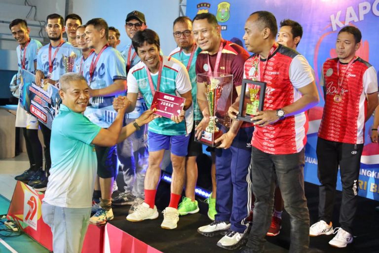Wakapolda Aceh Resmi Tutup Kejuaraan Badminton Kapolda Aceh Cup 2025 Juli 27, 2025