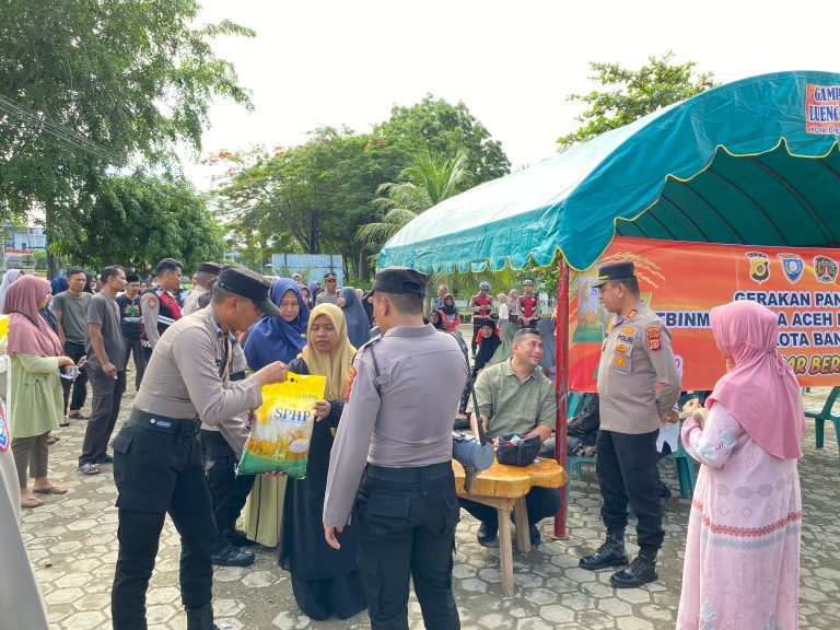 Ditbinmas Polda Aceh Salurkan 1,5 Ton Beras Murah untuk Masyarakat Ditbinmas Polda Aceh Salurkan 1,5 Ton Beras Murah untuk Masyarakat Agustus 8, 2025