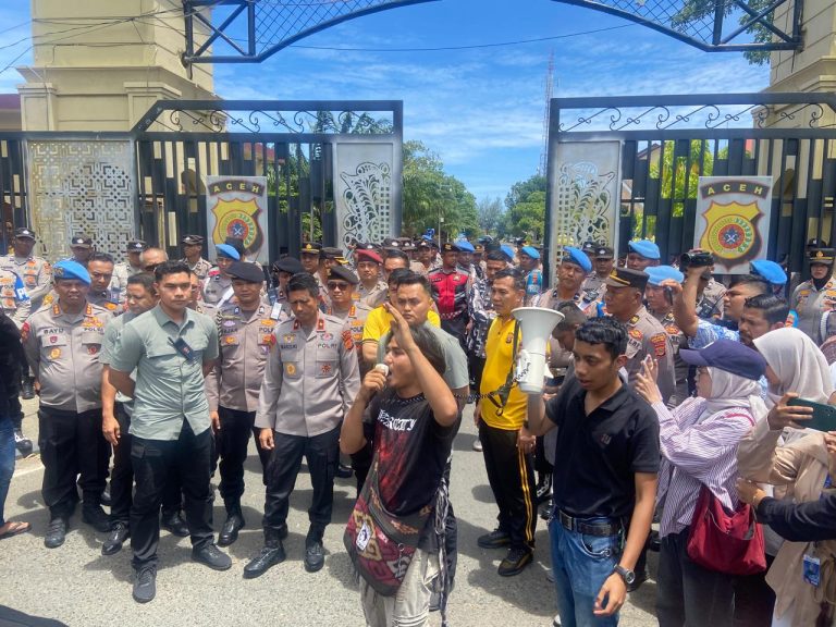 Mahasiswa Aceh Demo Sampaikan Aspirasi, Kapolda Ucapkan Terimakasih  Agustus 29, 2025
