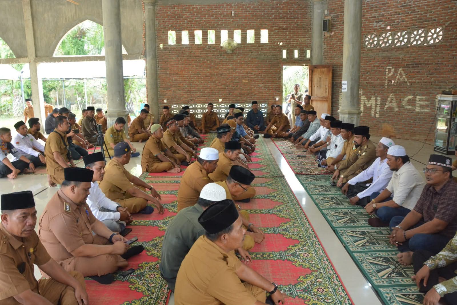 Melayat ke Kediaman Tokoh Ulama Simpang Ulim, Al-Farlaky: Ini Duka Bagi Kita Bersama September 22, 2025