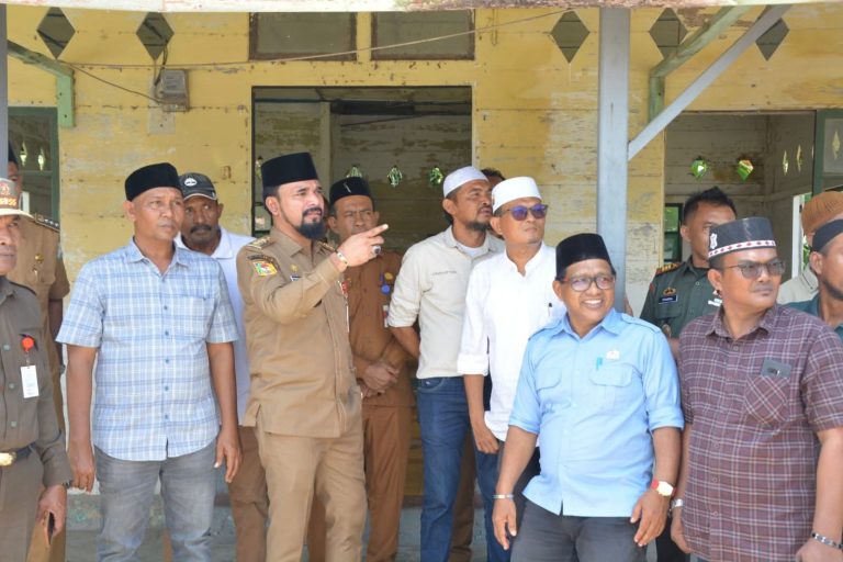 Bupati Al-Farlaky Dukung Pengembangan Pasar Simpang Ulim September 22, 2025