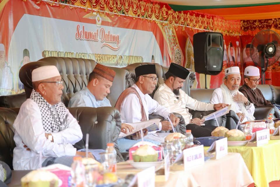 Buka Muzakarah Ulama Se-Aceh, Al-Farlaky Harap Lahir Rekomendasi Fatwa Persoalan Umat Oktober 19, 2025