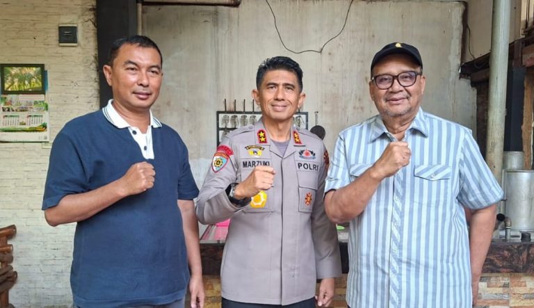 Kapolda Aceh Temui MTP Wali Nanggroe Bahas Penguatan Keamanan dan Kedamaian Kapolda Aceh Temui MTP Wali Nanggroe Bahas Penguatan Keamanan dan Kedamaian Oktober 6, 2025