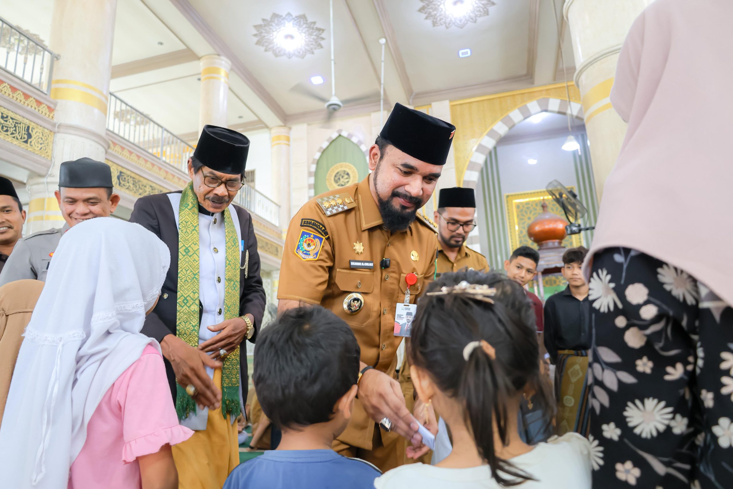 Bupati Al-Farlaky Ajak Jamaah Hindari Penyakit Hati: Bek Ku'eh Oktober 14, 2025